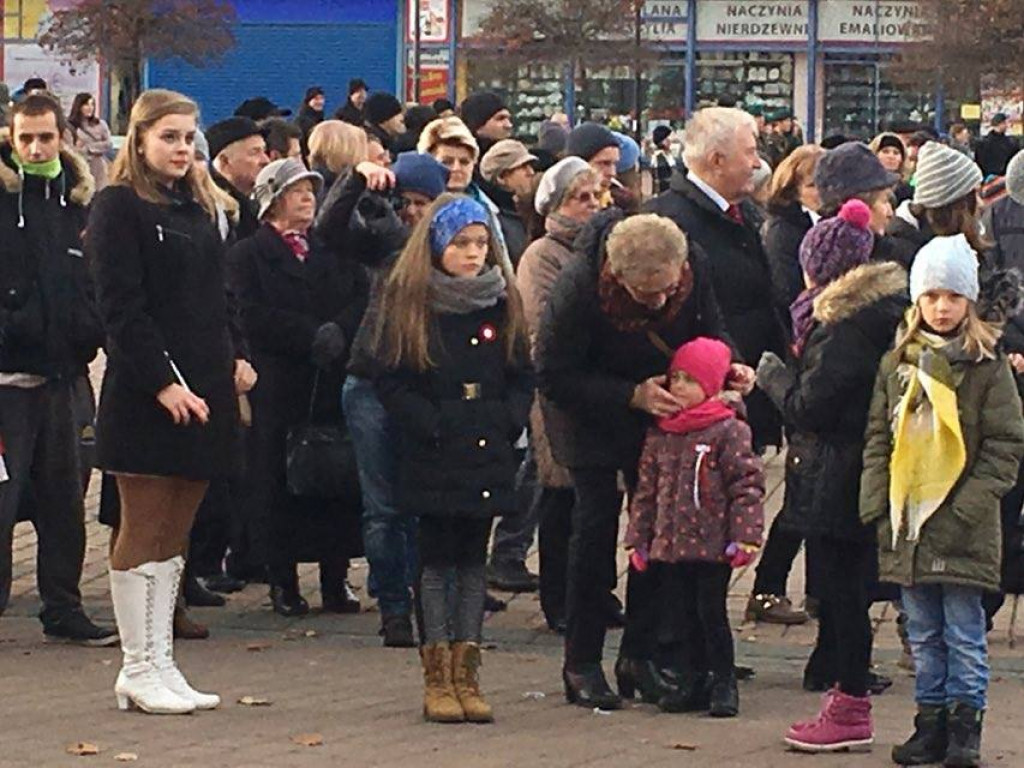 Obchody Święta Niepodległości na tarnobrzeskim rynku [Zdjęcia]