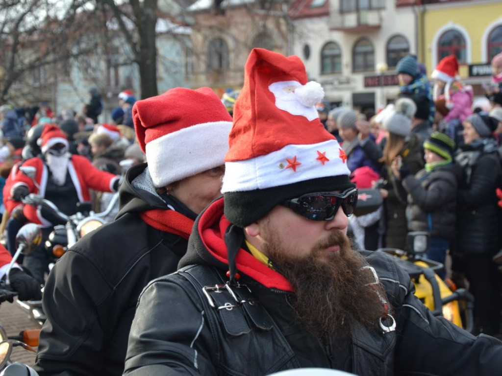 Parada Mikołajów przeszła przez Tarnobrzeg! [Zdjęcia][Wideo]
