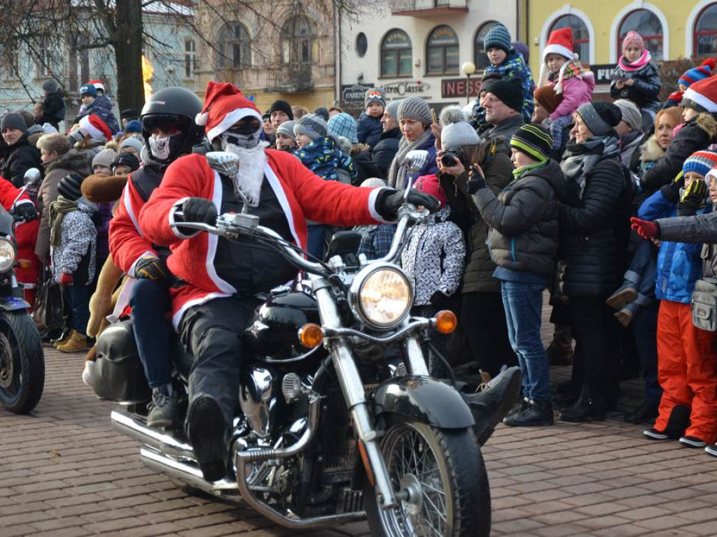 Parada Mikołajów przeszła przez Tarnobrzeg! [Zdjęcia][Wideo]