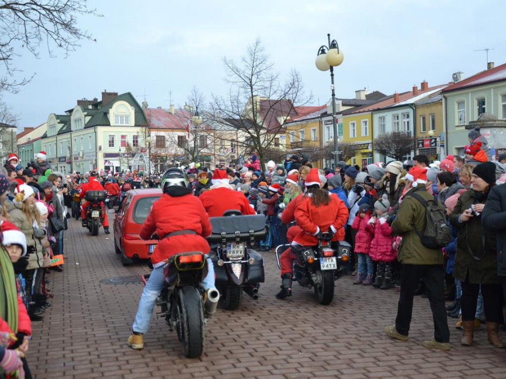 Parada Mikołajów przeszła przez Tarnobrzeg! [Zdjęcia][Wideo]