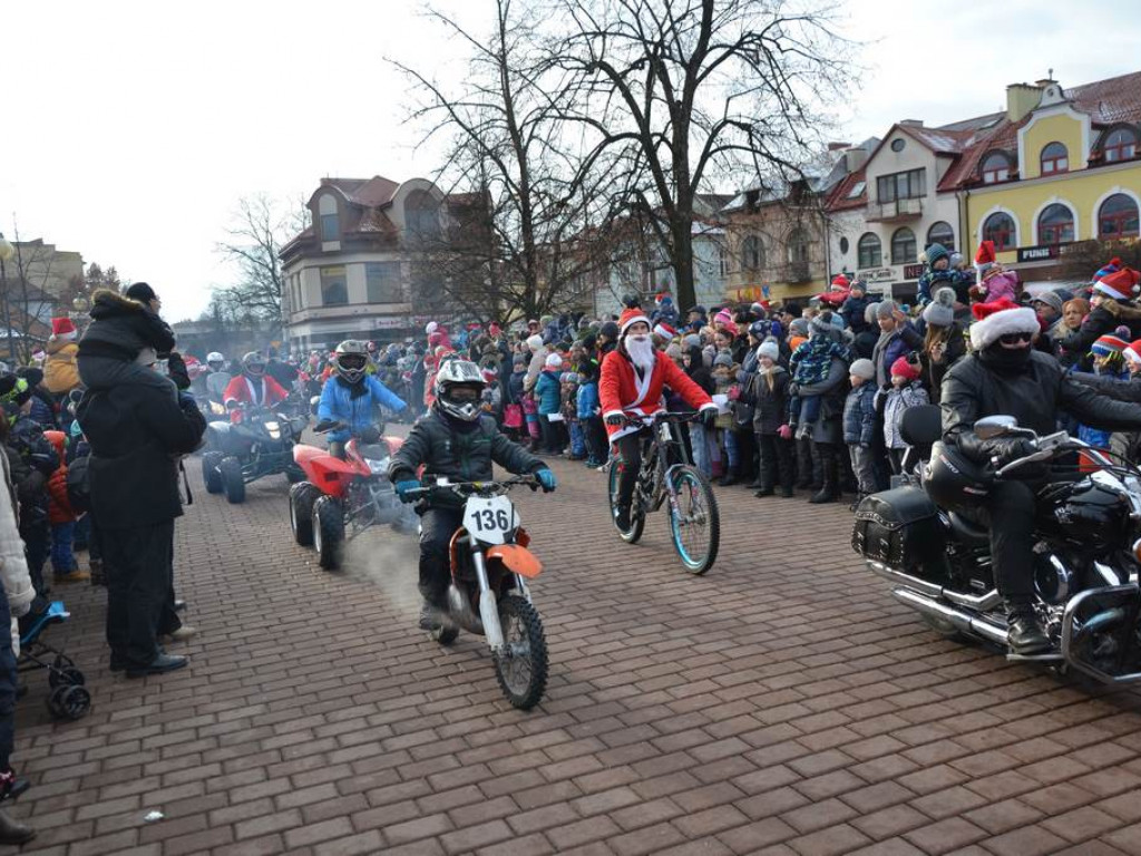 Parada Mikołajów przeszła przez Tarnobrzeg! [Zdjęcia][Wideo]