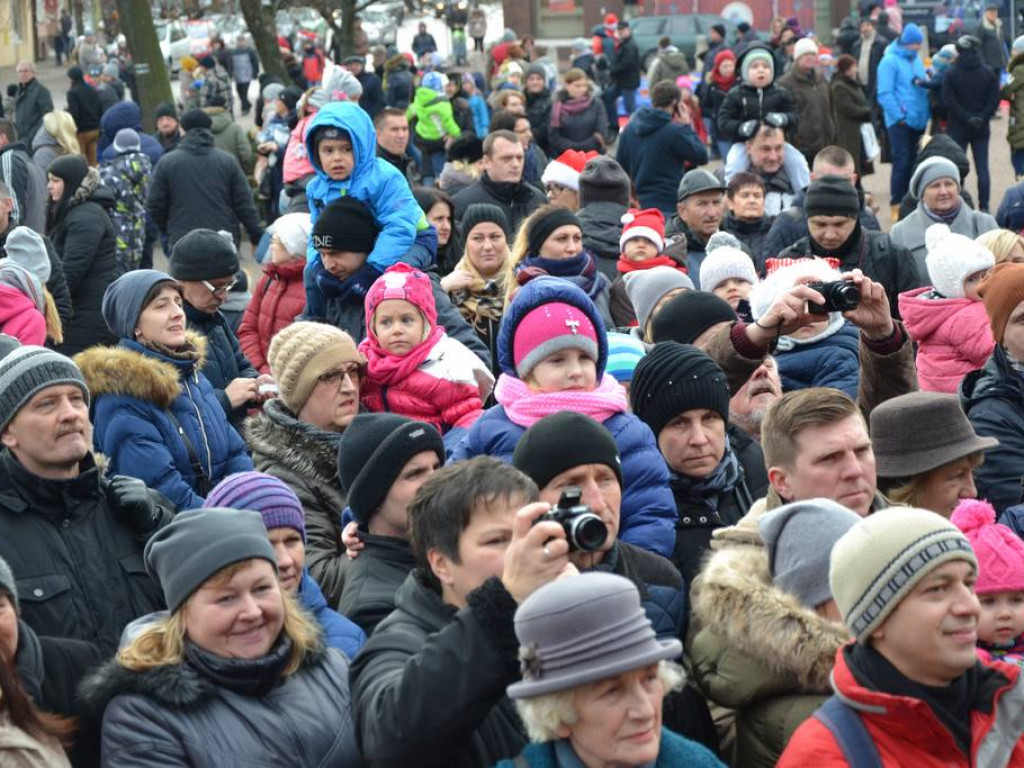 Parada Mikołajów przeszła przez Tarnobrzeg! [Zdjęcia][Wideo]