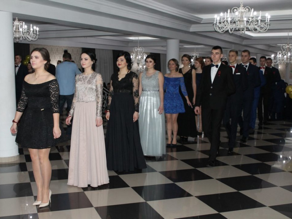 Studniówka Zespołu Szkół nr 1 w Opatowie - ZDJĘCIA