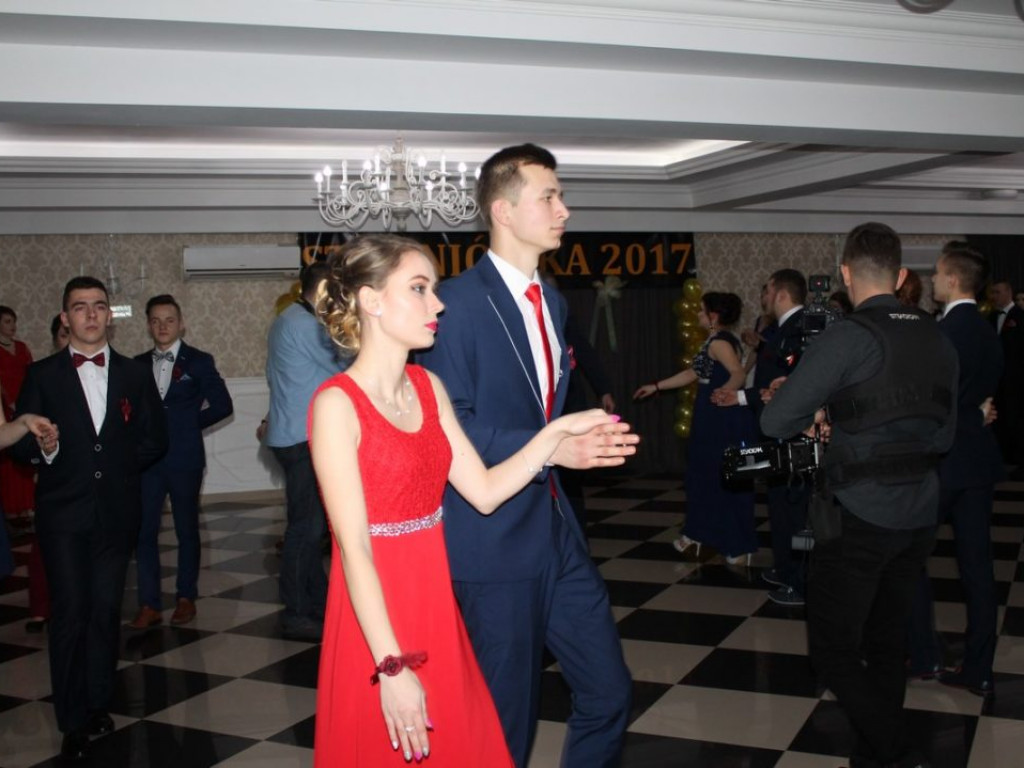 Studniówka Zespołu Szkół nr 1 w Opatowie - ZDJĘCIA