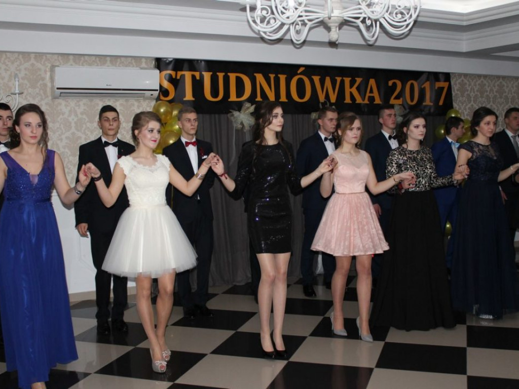 Studniówka Zespołu Szkół nr 1 w Opatowie - ZDJĘCIA