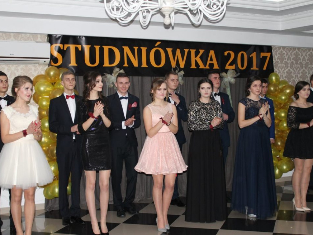 Studniówka Zespołu Szkół nr 1 w Opatowie - ZDJĘCIA