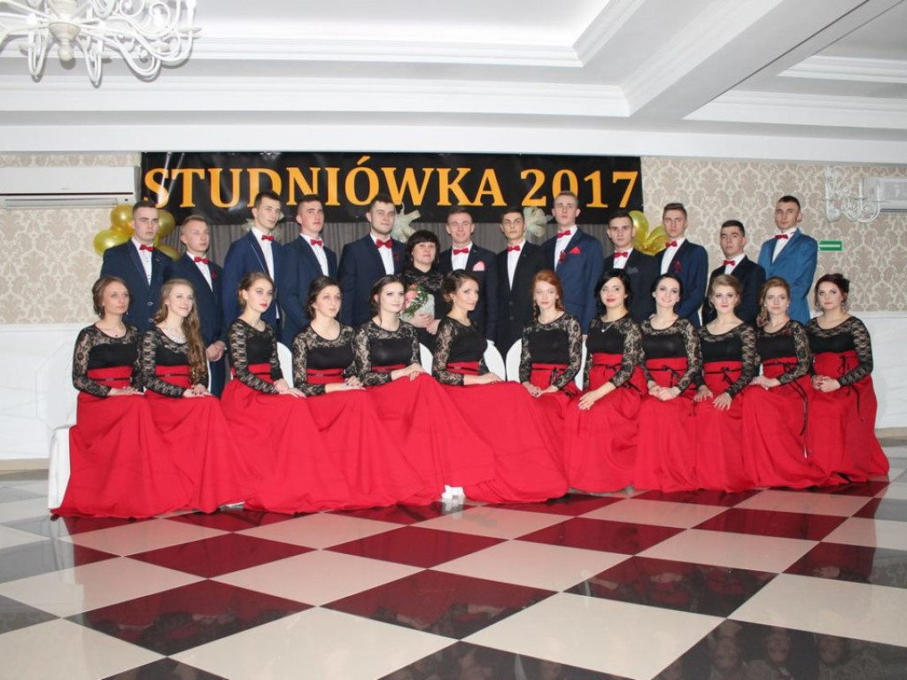 Studniówka Zespołu Szkół nr 1 w Opatowie - ZDJĘCIA