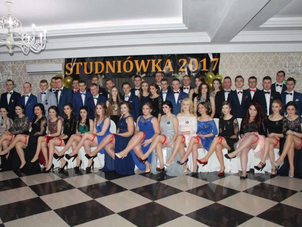 Studniówka Zespołu Szkół nr 1 w Opatowie - ZDJĘCIA