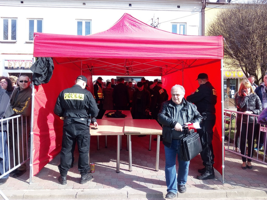 Tłumy na spotkaniu z prezydentem Andrzejem Dudą [Zdjęcia]