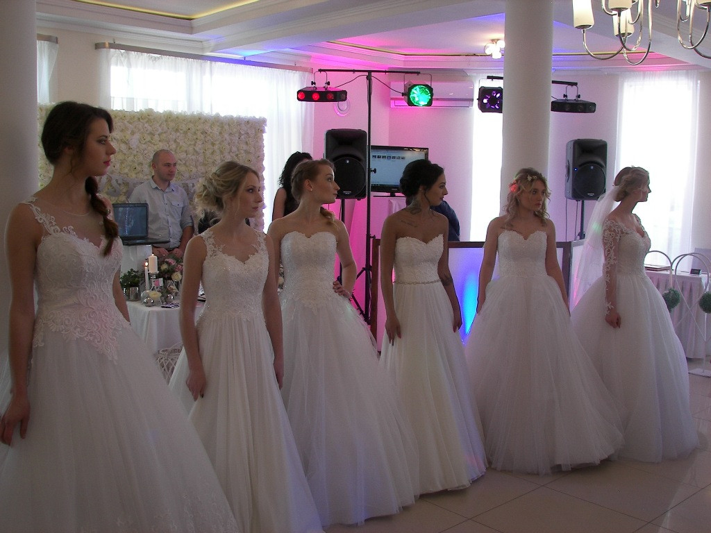 Gala ślubna w Klimontowie [Zdjęcia]