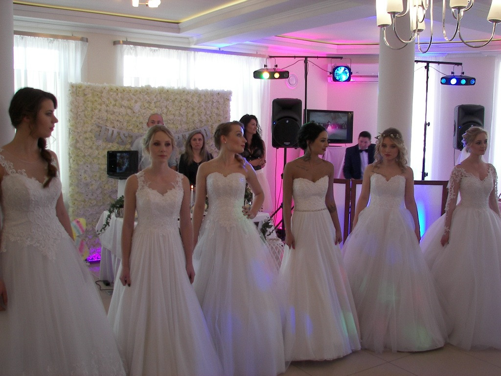 Gala ślubna w Klimontowie [Zdjęcia]