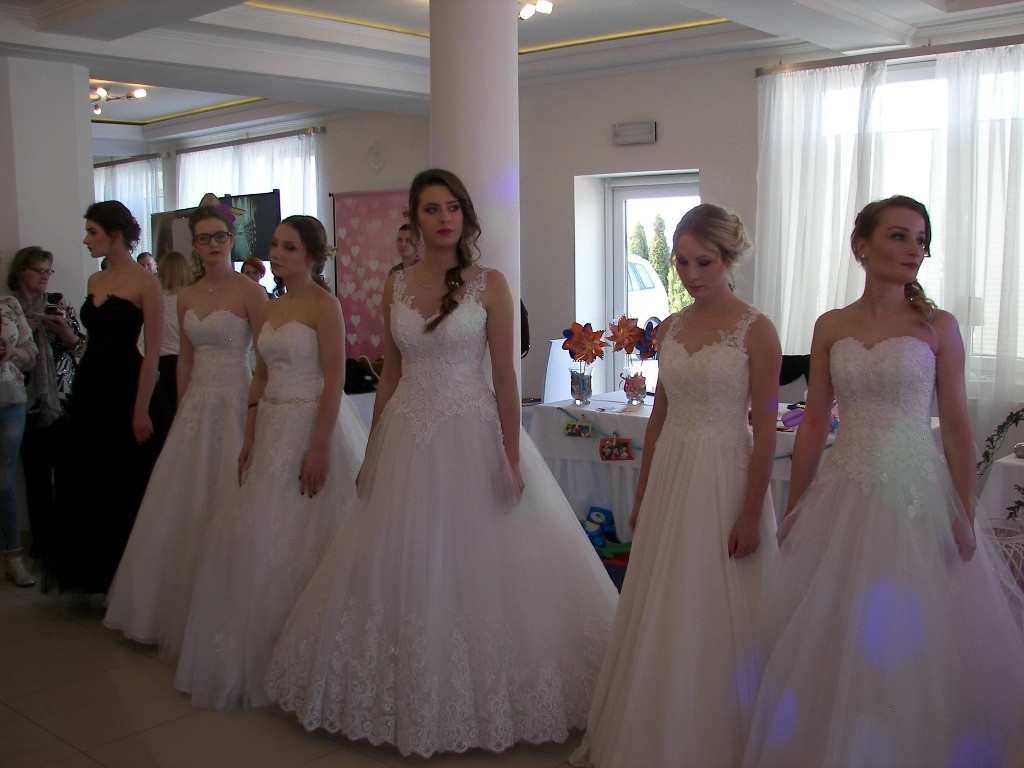 Gala ślubna w Klimontowie [Zdjęcia]
