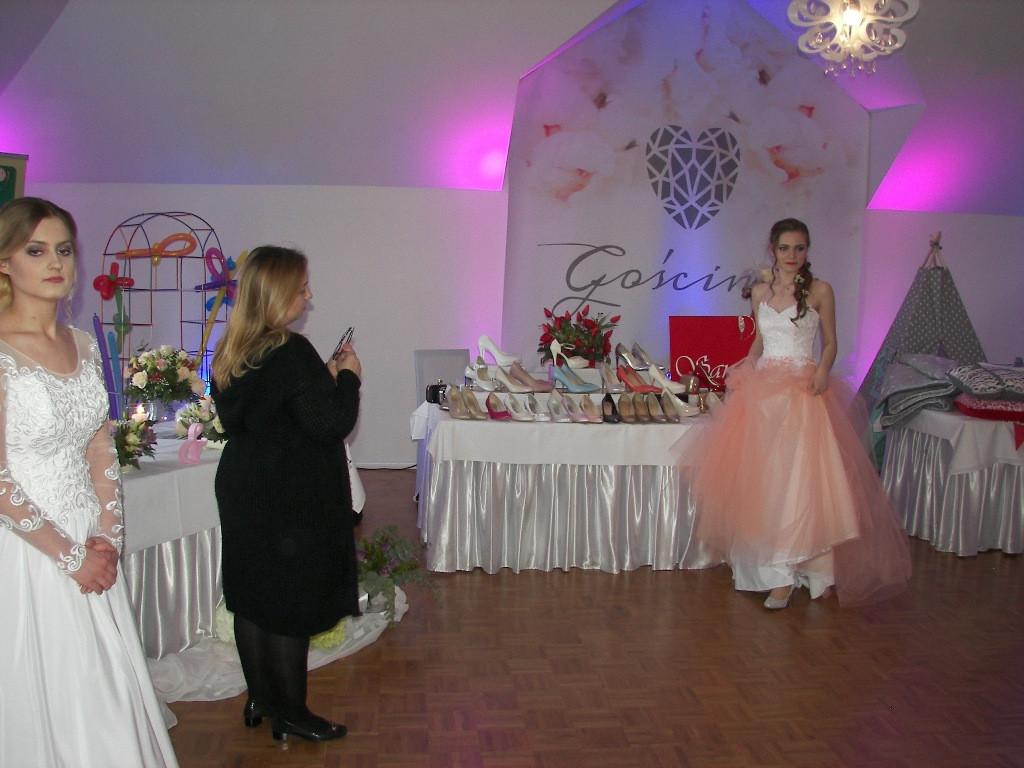 Gala ślubna w Klimontowie [Zdjęcia]