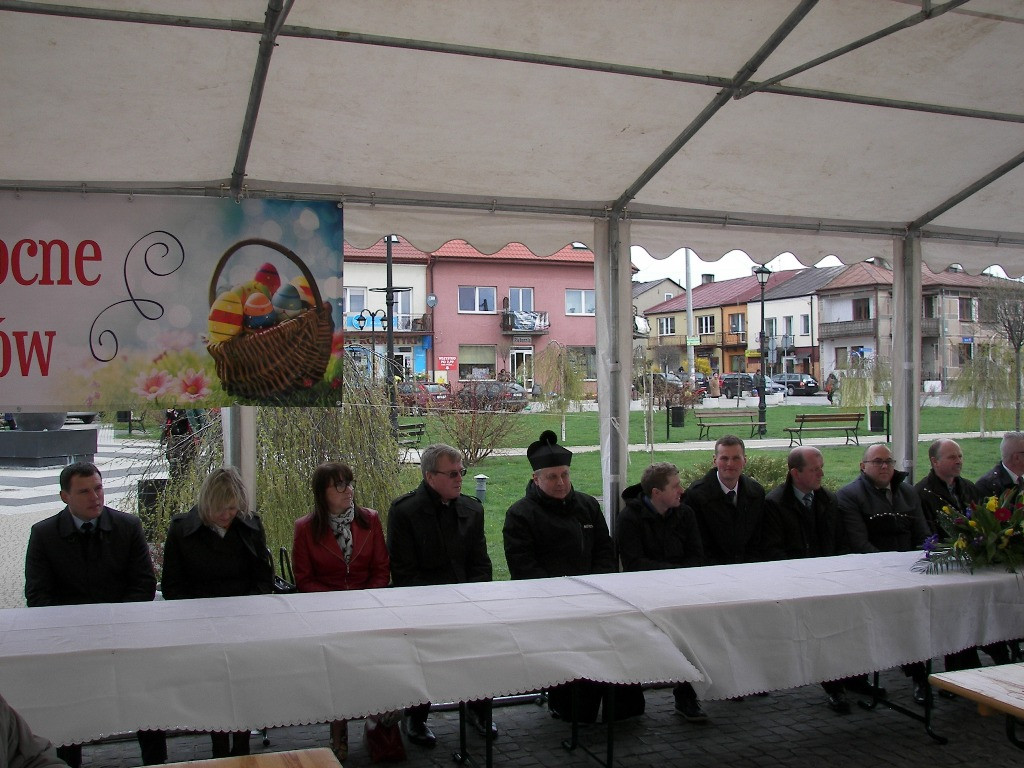 Śniadanie Wielkanocne i kiermasz ozdób wielkanocnych w Klimontowie [Zdjęcia]