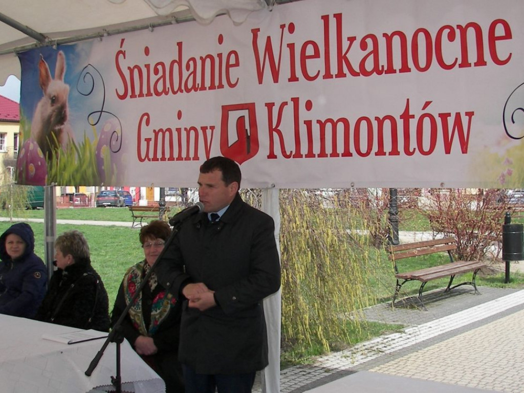 Śniadanie Wielkanocne i kiermasz ozdób wielkanocnych w Klimontowie [Zdjęcia]