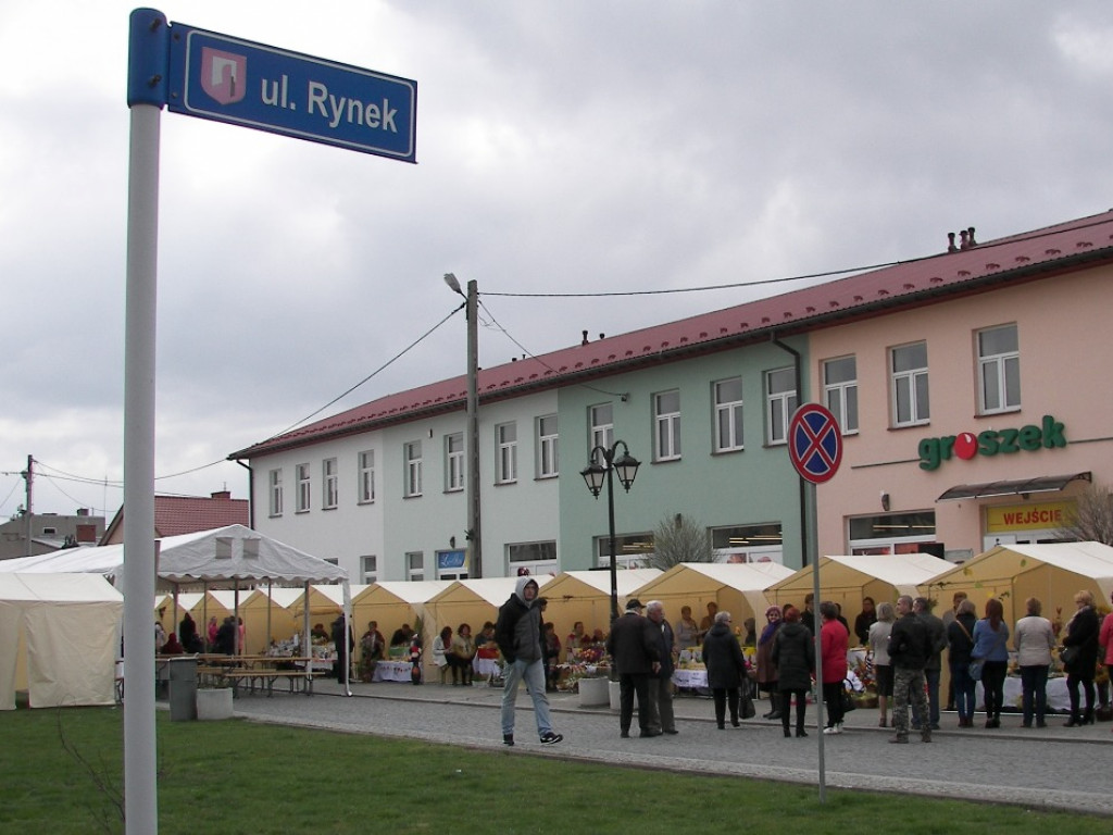 Śniadanie Wielkanocne i kiermasz ozdób wielkanocnych w Klimontowie [Zdjęcia]