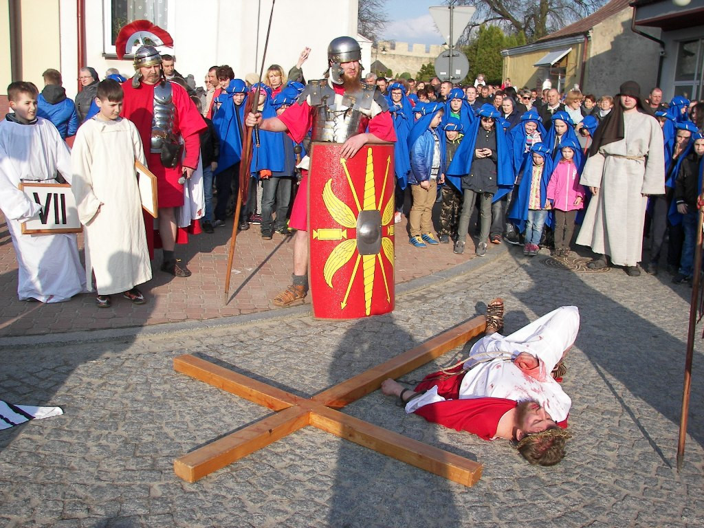 Pasyjne misterium w Szydłowie [Zdjęcia]