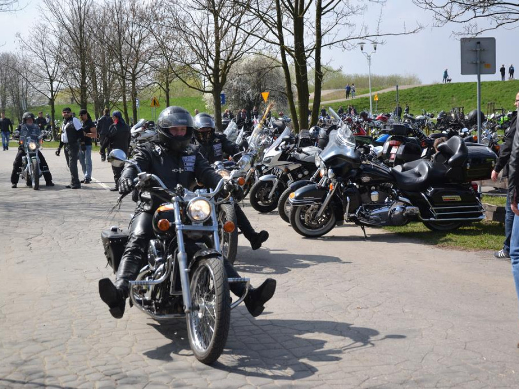 Motocyklowa impreza w Tarnobrzegu [Zdjęcia] [Wideo]
