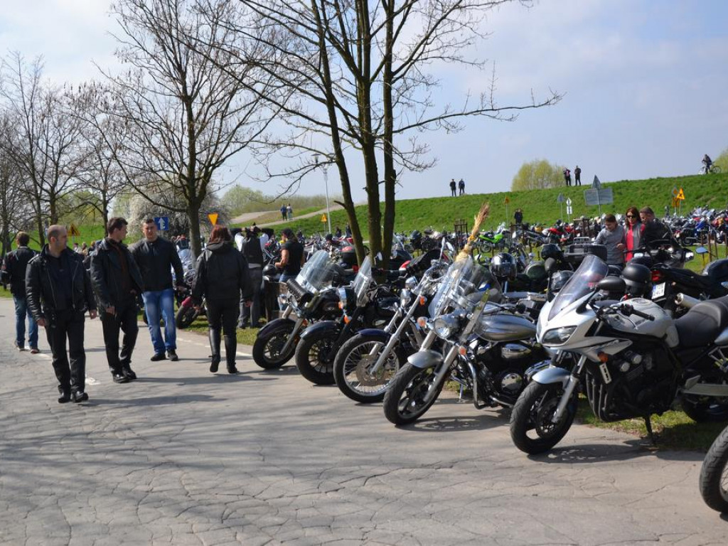 Motocyklowa impreza w Tarnobrzegu [Zdjęcia] [Wideo]
