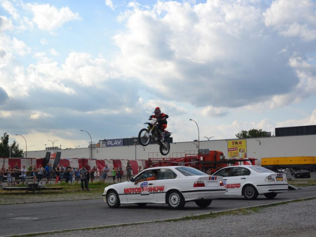 Kaskaderzy światowej klasy w Tarnobrzegu i Sandomierzu [Zdjęcia]