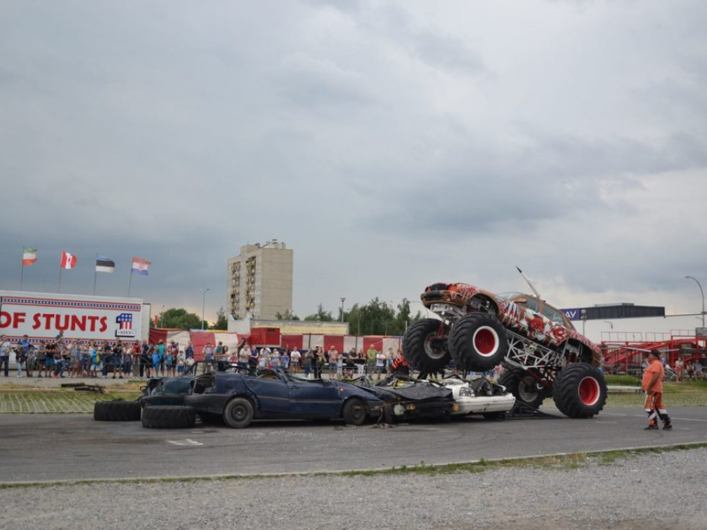 Kaskaderzy światowej klasy w Tarnobrzegu i Sandomierzu [Zdjęcia]