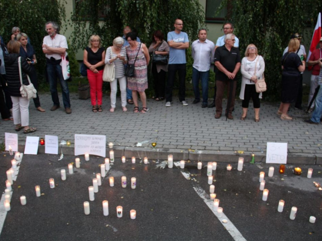 Protest pod sandomierskim sądem [ZDJĘCIA]