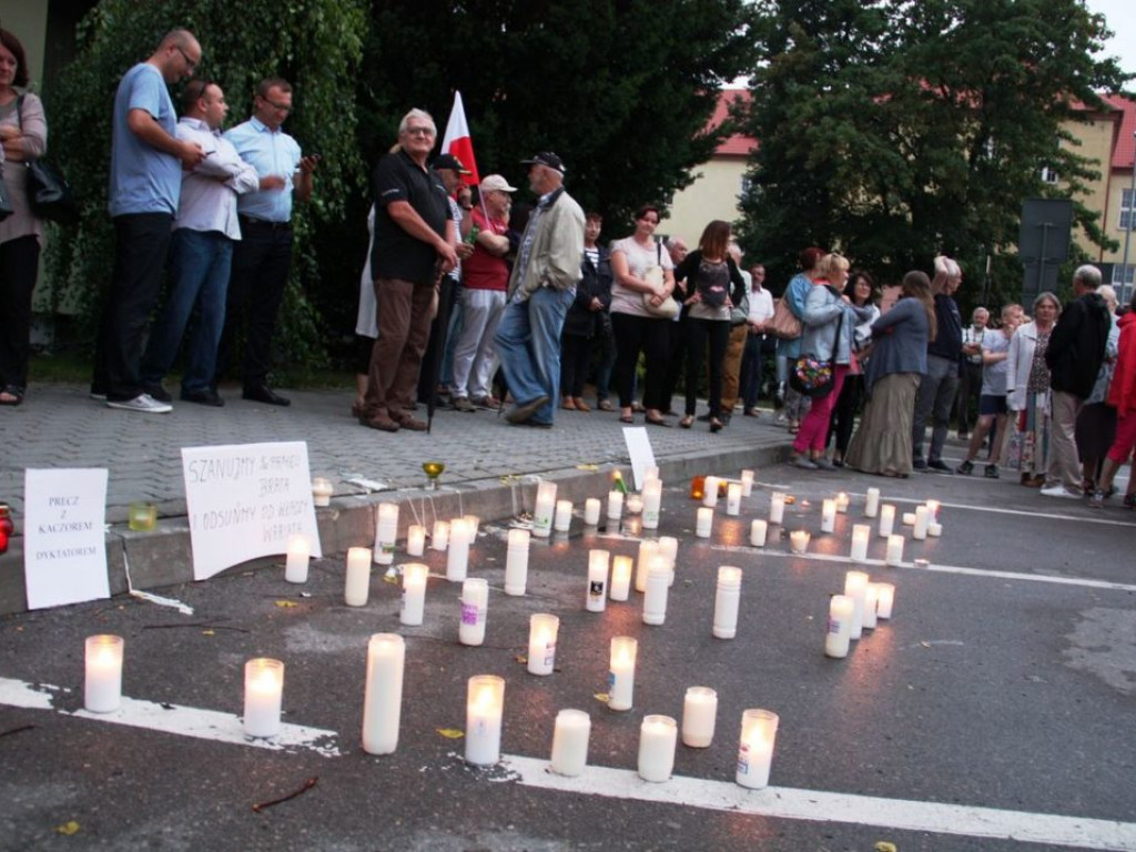 Protest pod sandomierskim sądem [ZDJĘCIA]