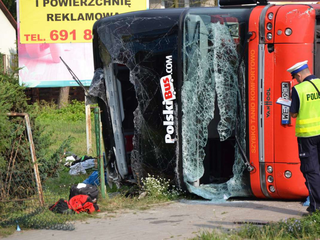 Wypadek w Nowej Dębie: 32 osoby w szpitalach [Zdjęcia]