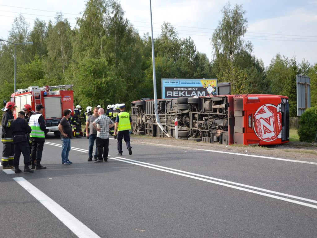 Wypadek w Nowej Dębie: 32 osoby w szpitalach [Zdjęcia]
