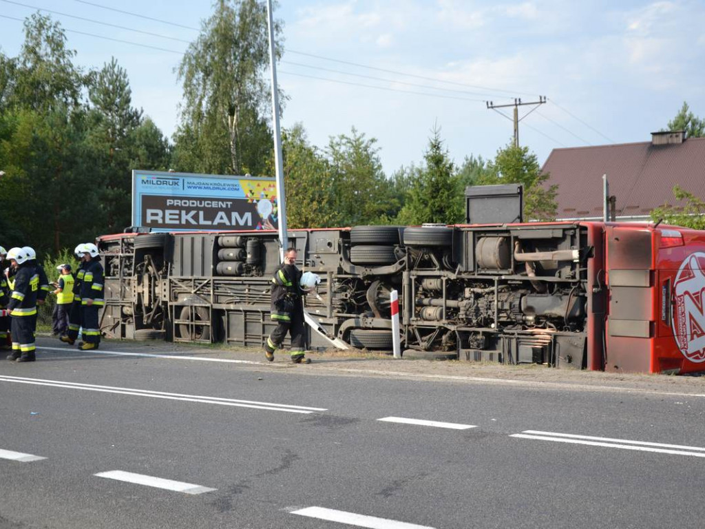 Wypadek w Nowej Dębie: 32 osoby w szpitalach [Zdjęcia]