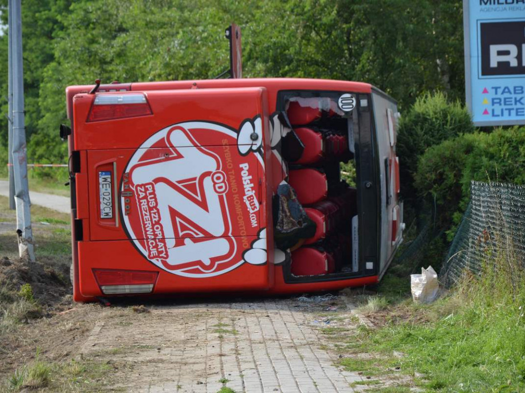 Wypadek w Nowej Dębie: 32 osoby w szpitalach [Zdjęcia]