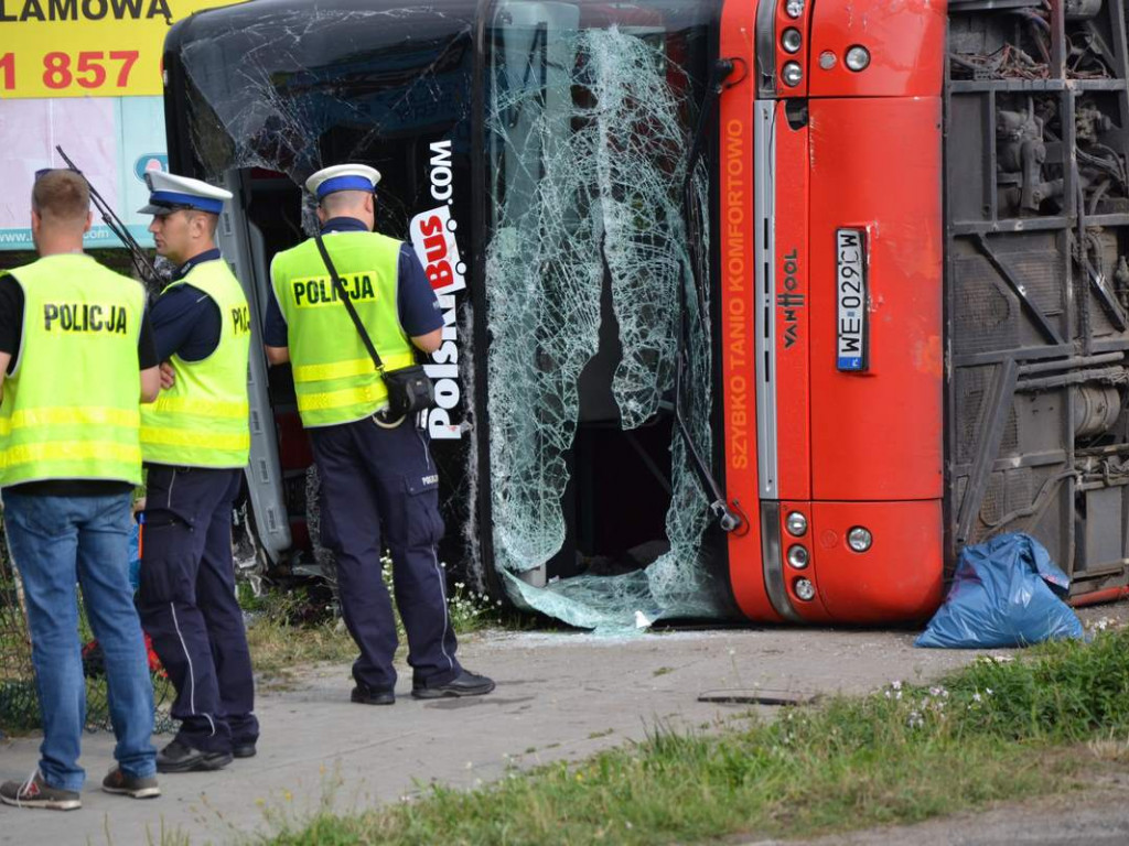 Wypadek w Nowej Dębie: 32 osoby w szpitalach [Zdjęcia]
