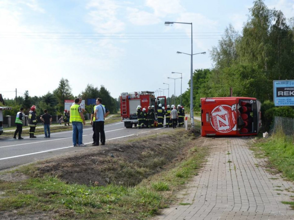 Wypadek w Nowej Dębie: 32 osoby w szpitalach [Zdjęcia]