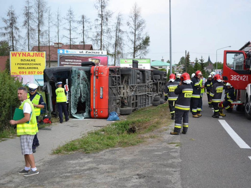 Wypadek w Nowej Dębie: 32 osoby w szpitalach [Zdjęcia]
