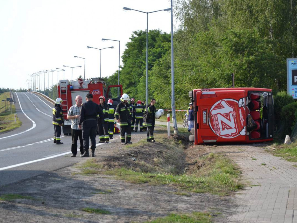 Wypadek w Nowej Dębie: 32 osoby w szpitalach [Zdjęcia]