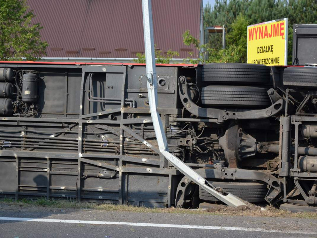 Wypadek w Nowej Dębie: 32 osoby w szpitalach [Zdjęcia]