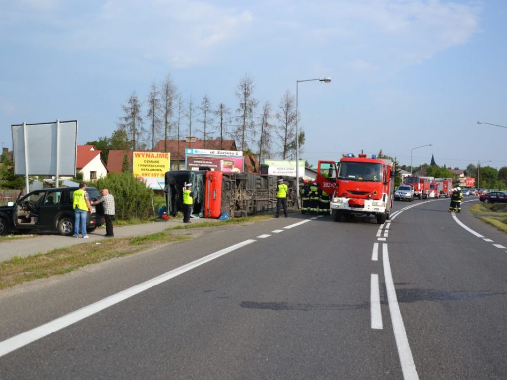 Wypadek w Nowej Dębie: 32 osoby w szpitalach [Zdjęcia]