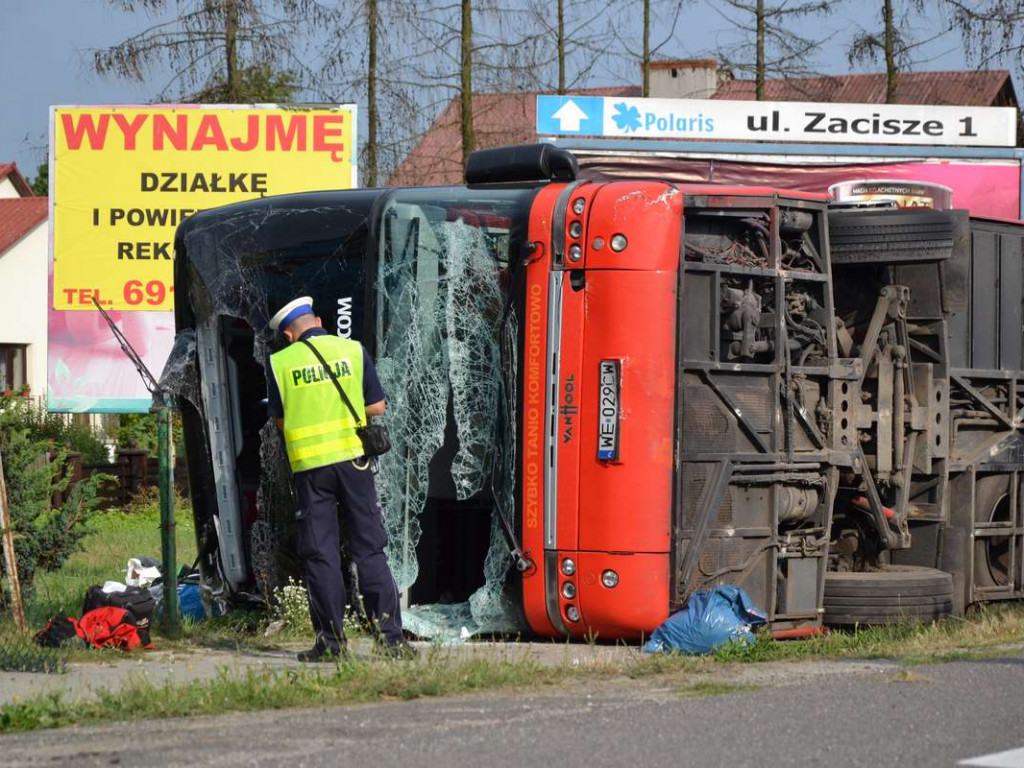 Wypadek w Nowej Dębie: 32 osoby w szpitalach [Zdjęcia]