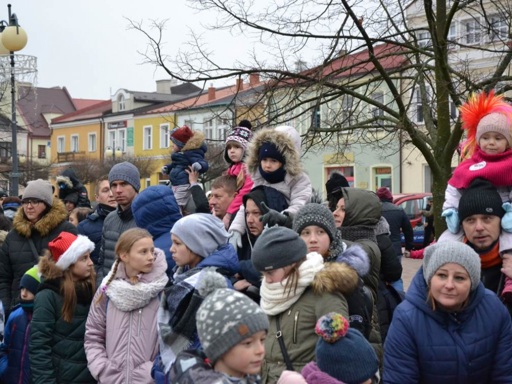 Tarnobrzeg znów opanowały Mikołaje! Zdjęcia z parady i świątecznego jarmarku