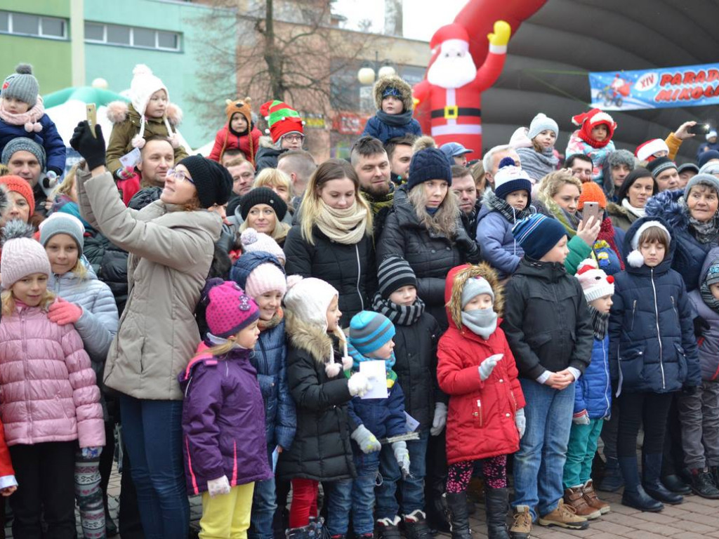 Tarnobrzeg znów opanowały Mikołaje! Zdjęcia z parady i świątecznego jarmarku