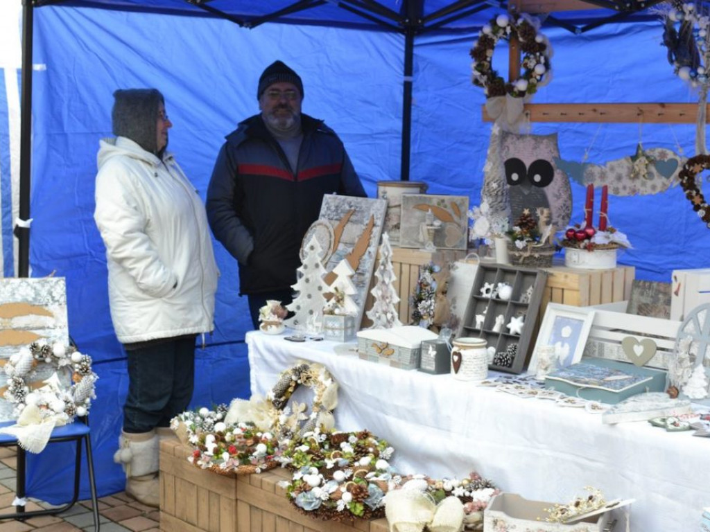 Tarnobrzeg znów opanowały Mikołaje! Zdjęcia z parady i świątecznego jarmarku
