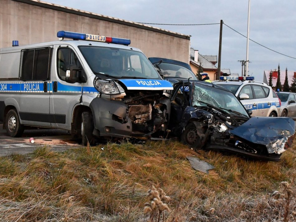 Zdjęcia z policyjnej obławy. Przestępcy uciekali przez Sandomierz i Tarnobrzeg