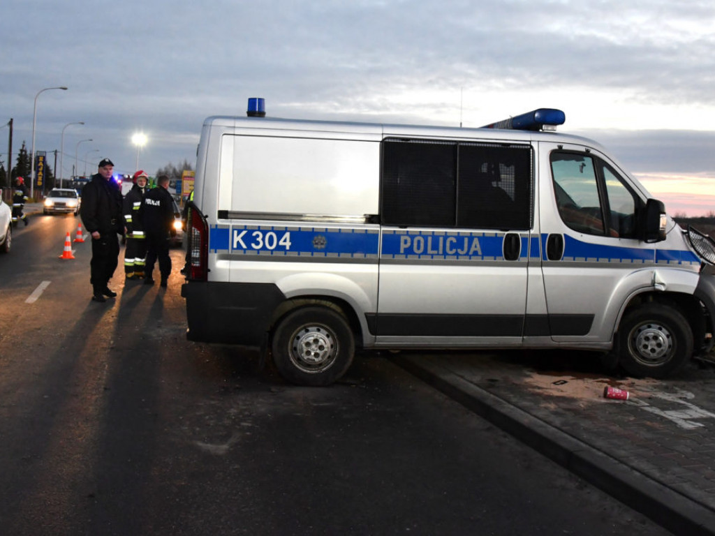 Zdjęcia z policyjnej obławy. Przestępcy uciekali przez Sandomierz i Tarnobrzeg