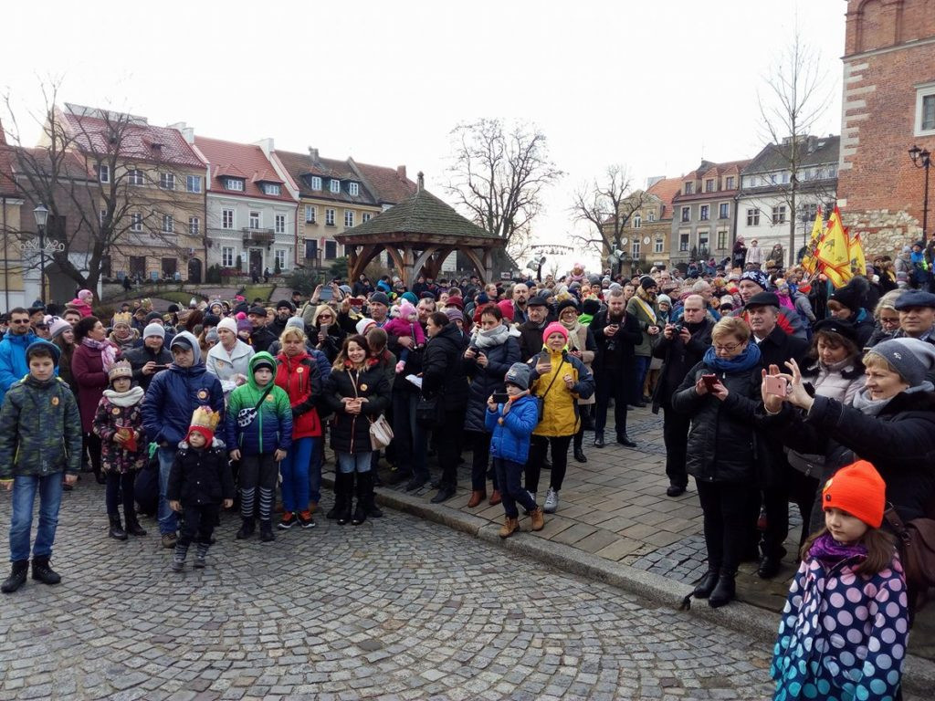 Orszak Trzech Króli przeszedł przez Sandomierz [ZDJĘCIA]