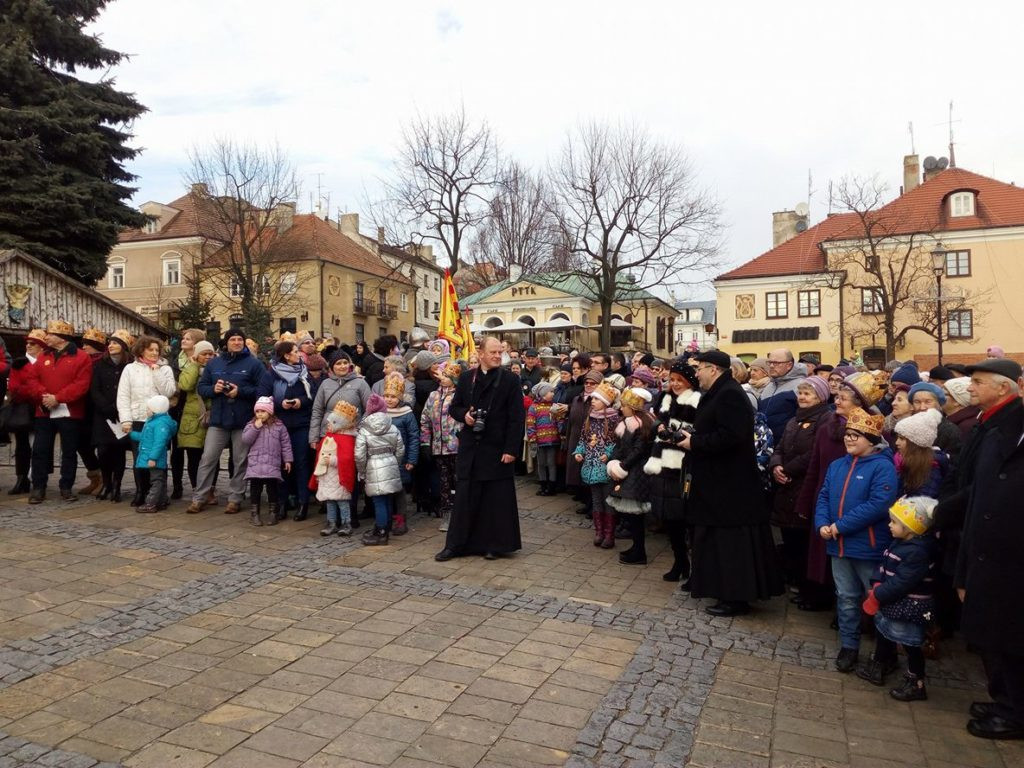 Orszak Trzech Króli przeszedł przez Sandomierz [ZDJĘCIA]