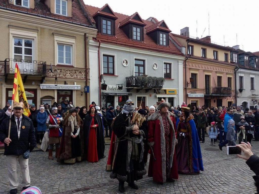 Orszak Trzech Króli przeszedł przez Sandomierz [ZDJĘCIA]