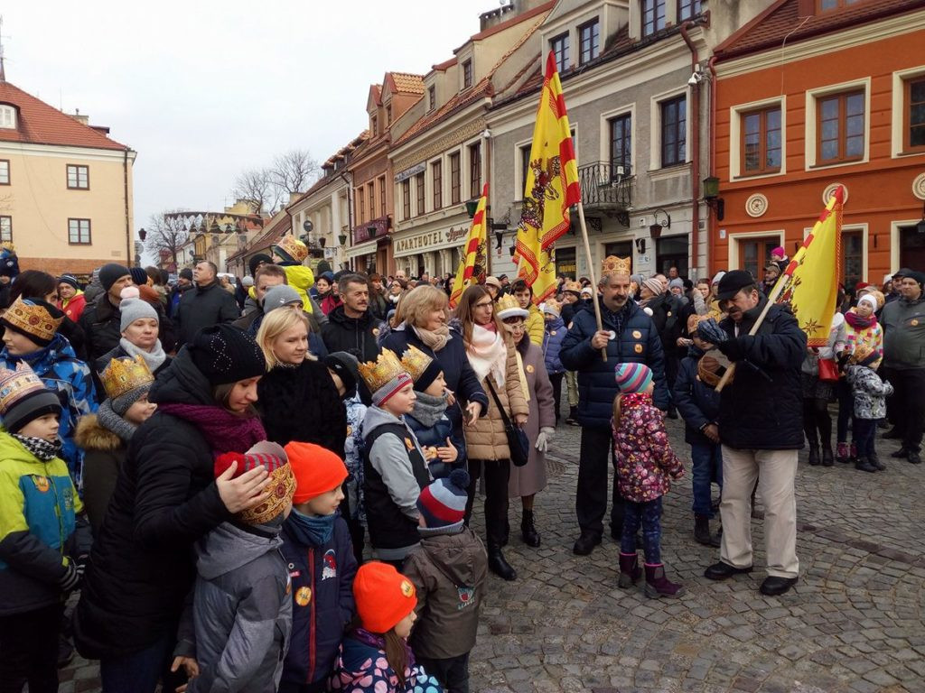 Orszak Trzech Króli przeszedł przez Sandomierz [ZDJĘCIA]