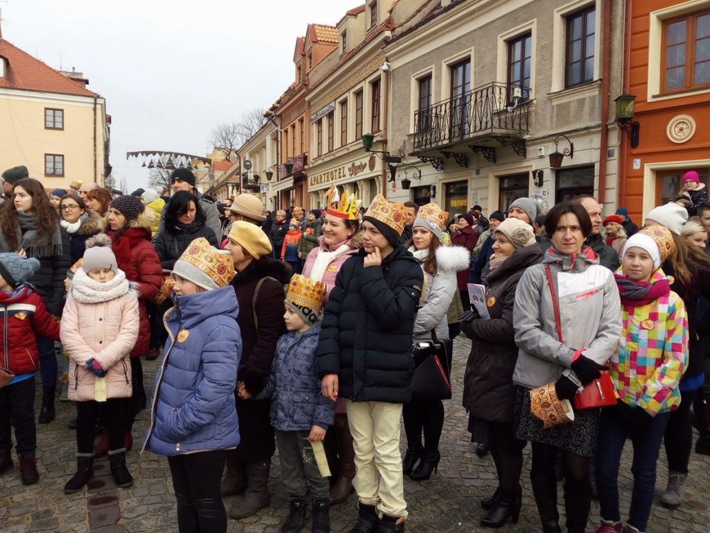 Orszak Trzech Króli przeszedł przez Sandomierz [ZDJĘCIA]