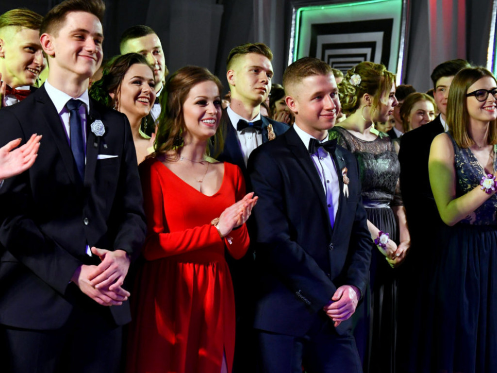 Studniówka w LO im. M. Kopernika w Tarnobrzegu [ZDJĘCIA]