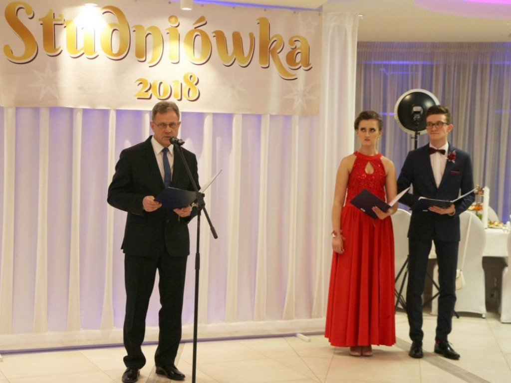 Studniówka w Regionalnym Centrum Edukacji Zawodowej w Nisku [ZDJĘCIA]